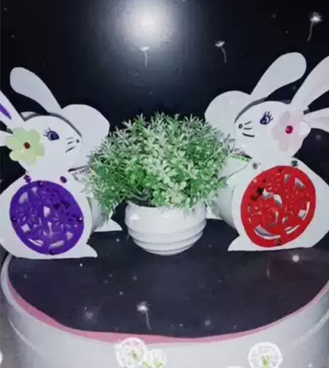 【小白兔模具笔筒摆件】废旧洗衣液瓶子做的笔...