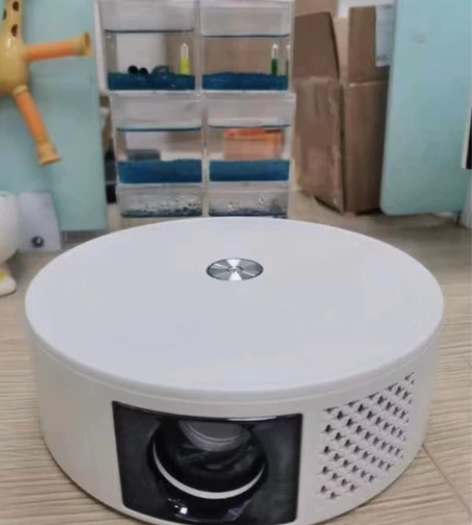 个人闲置出售  极米坚果Z8 生日朋友赠送...