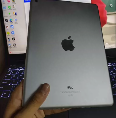 iPad 2018，32g，WiFi版，没...