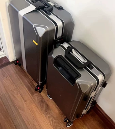 【一次没用过】原价600多的全新行李箱铝框...