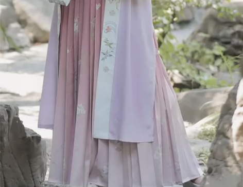 60兰若庭 汉服 宋制 百迭 浆果冰激淋渐...