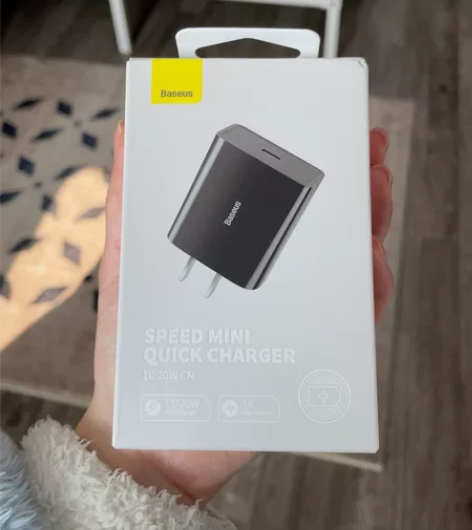 倍思 超级硅 20W快充充电器 PD20W...