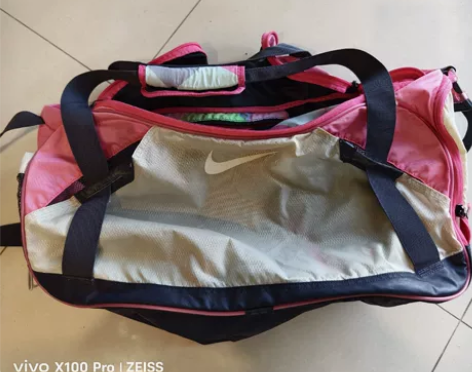 Nike超大运动包长60 很轻薄 之前打网...