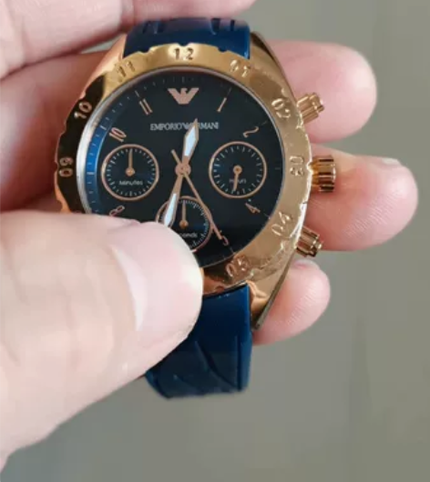 正品阿玛尼多功能计时石英表女表，八成新，表...