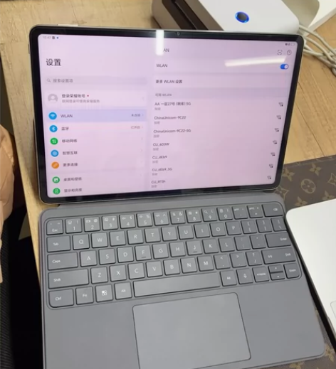 荣耀平板v8pro，8256内存，键盘没有...