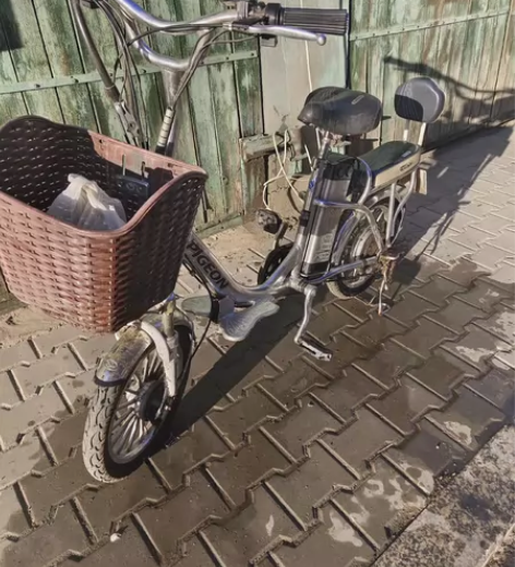 电动车  学生上下课 单位简单通情，轻巧便...