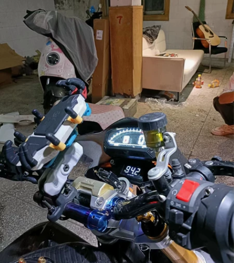 银钢怪兽仪表和水温表 便宜出￥1888人想要