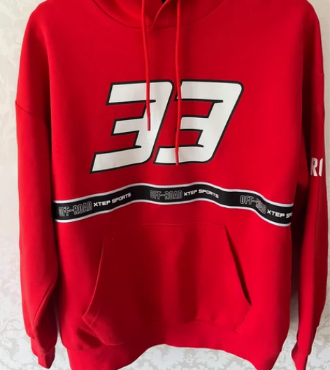 全新正品特步新年帽衫 打包 100 尺码L...