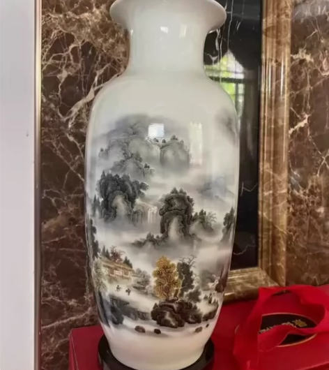 这个花瓶太好看了  出一个景德镇陶瓷花瓶摆...