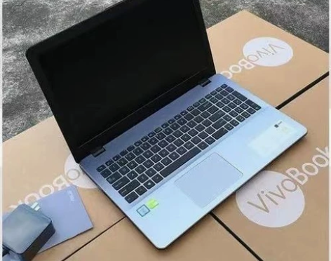 华硕笔记本电脑顽石fl800u,属于商务本...