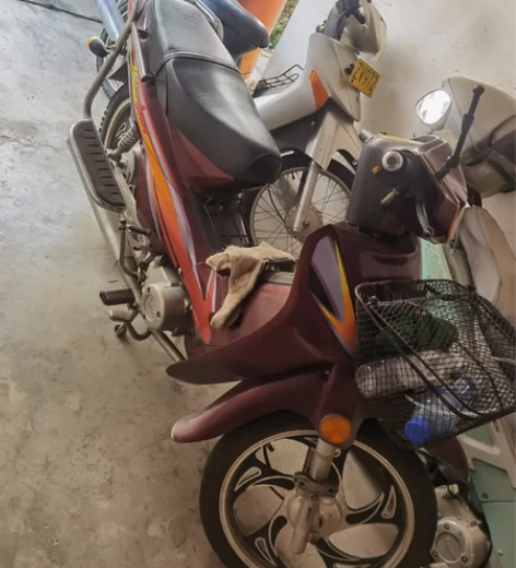 望江铃木。900元。代步很不错，只出附近。...