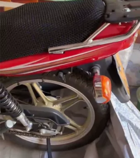 新到：极品钻豹手续齐全全部原装已经背好货可...