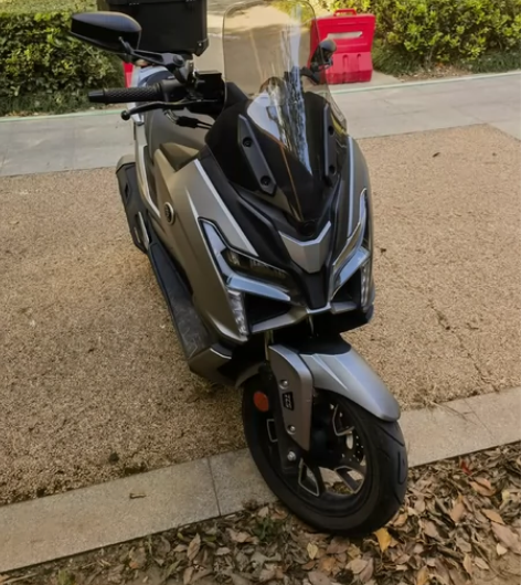 23年8月份上牌的无极sr150gt,六千...