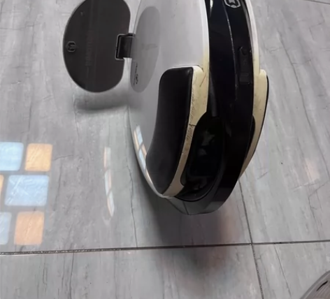 乐行V5，电池不行了，当配件卖，轻微磕碰 ...