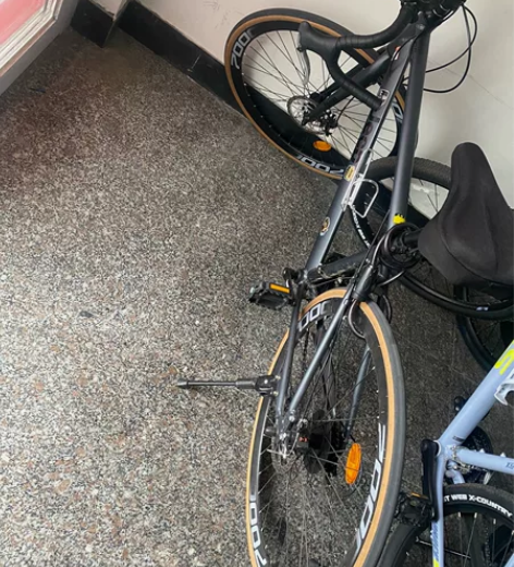 Jeep 自行车 只骑了两个月因回老家现低...