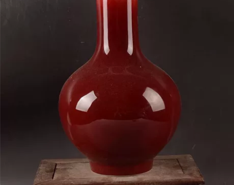 景德镇建国瓷厂厂货瓷器郎红单色釉天球花瓶古...