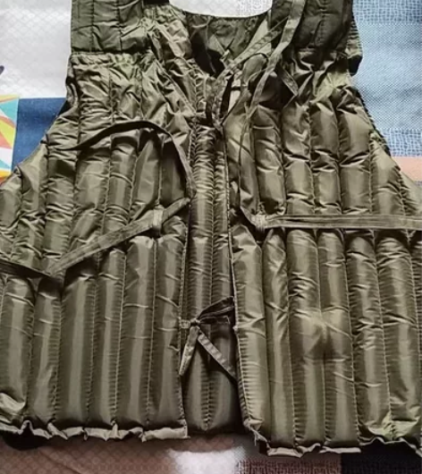 闲置沙背心,自提 感兴趣的话点“我想要”和...