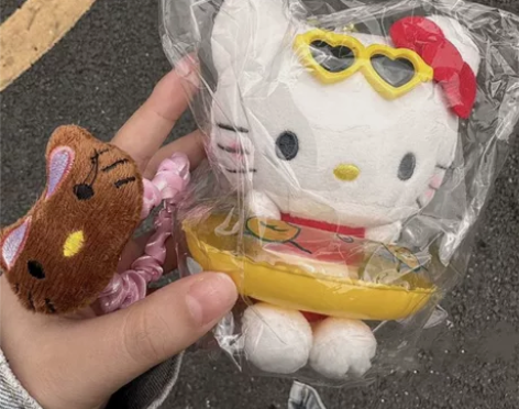 游泳圈kitty猫挂件玩偶书包挂饰可爱毛绒...