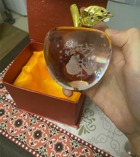 带灯光的水晶苹果装饰品摆件，放在家里占地方...