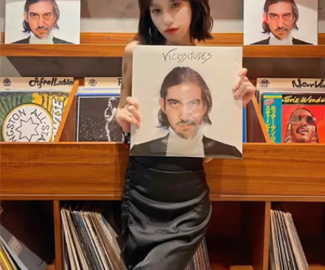 【暑假特惠全场八五折，已开价】全新精品黑胶...