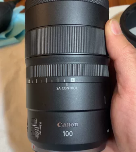 佳能RF100mm2.8微距镜头 外观成色...