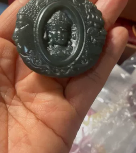 沙枣清的和田玉，我做了手把件，一念成佛。清货，可接受小刀 感...