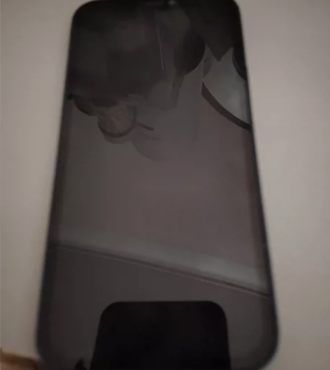 出闲置本人自用苹果12因换了新手机所以把不...