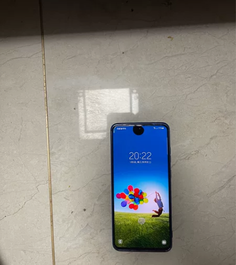 三星s20u，韩版，外屏裂了一道痕迹，正常...
