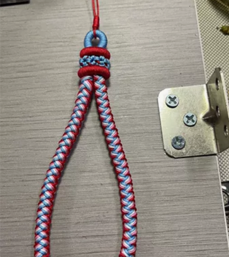 纯手工龙鳞手机挂绳 感兴趣的话点“我想要”...