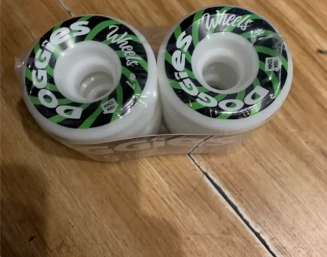 Doggies滑板动作技巧轮子 直径52毫...