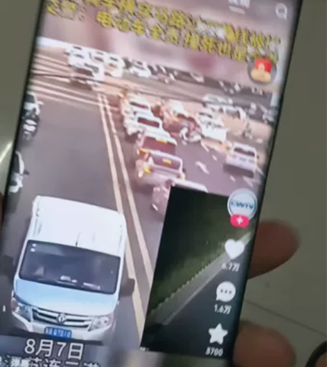 高配中兴A40U全套配件，12+512的晚...