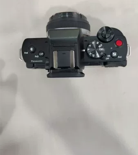 松下G100 配松下14mm F2.5光圈...