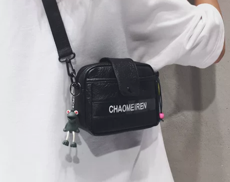 冬季小包包2022新款潮宽肩带斜挎包女百搭...