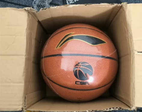 男朋友生日给我买的李宁篮球，小区没办法玩，...