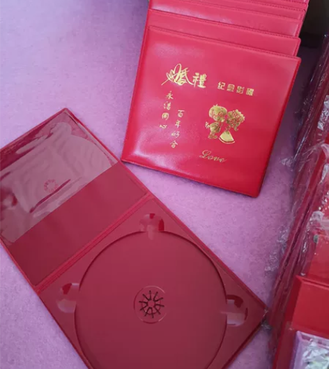 全新光盘盒一箱便宜卖 婚礼光盘盒闲置用不上...