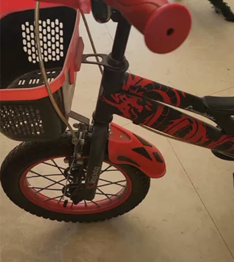 儿童自行车，正规品牌 质量好， 左手车闸瑕...