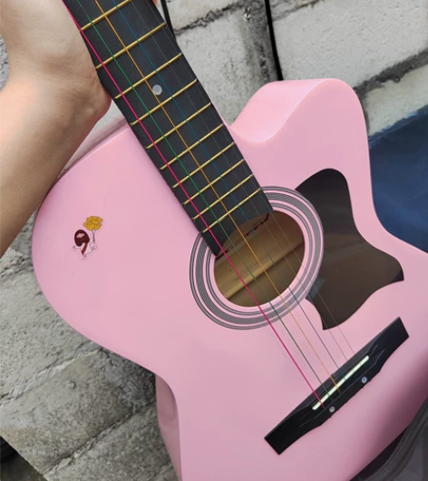 出售一把吉他，买后基本没有怎么用，就是琴弦...