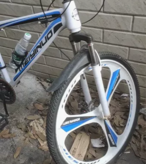 今年刚买不到半年,买来一千多,不好带回去,...