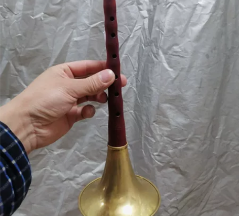 D调唢呐一套，老红木，带三个哨片，哨片盒，...