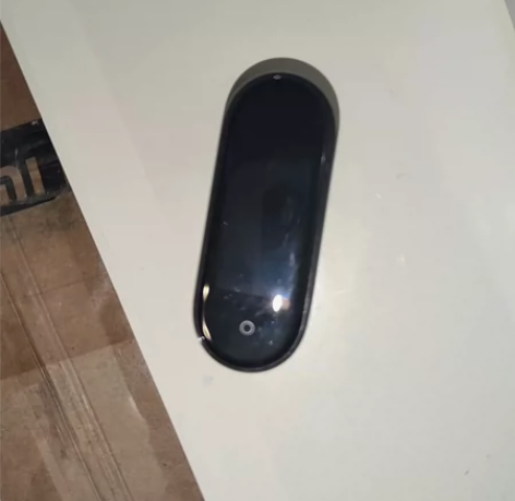 小米手环5，可正常使用，无充电线和表带，需...