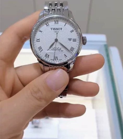 天梭力洛克 99新 戴习惯了智能手表 便宜...