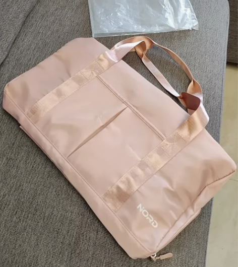 健身包大容量防水健身包低价转让 办健身卡送...