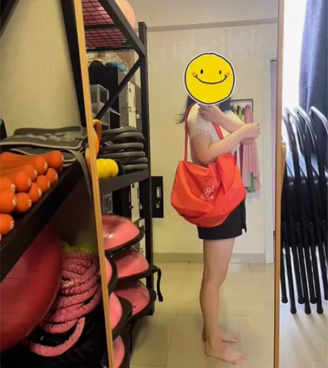 全新闲置蜜桃女孩瑜伽包纯色健身旅行袋舞蹈单...