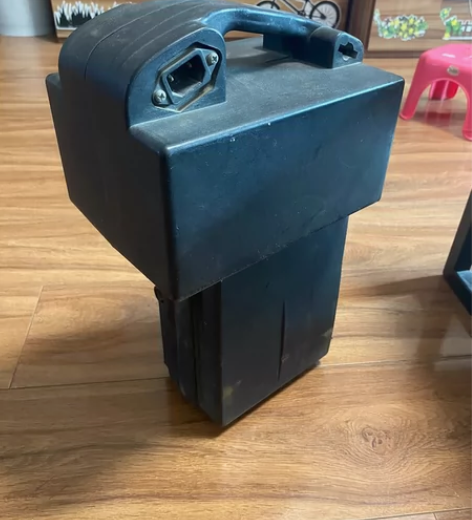 飞鸽电动车 电池盒 老铅酸电池电池盒，尺寸...