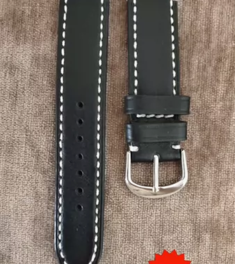 全新手工缝制牛皮黑色表带。皮质非常细腻，白...
