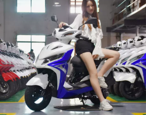 全新款国四电喷五羊款式燃油踏板摩托车整车男...