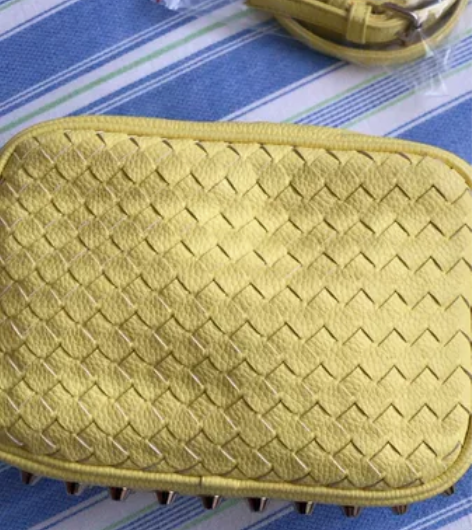 #鞋包配饰#韩都衣舍 大容量斜挎包 单肩包...