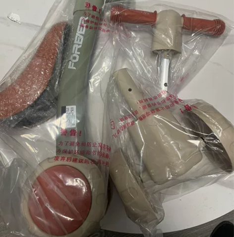 儿童滑行车全新未拆封，低价出 感兴趣的话点...