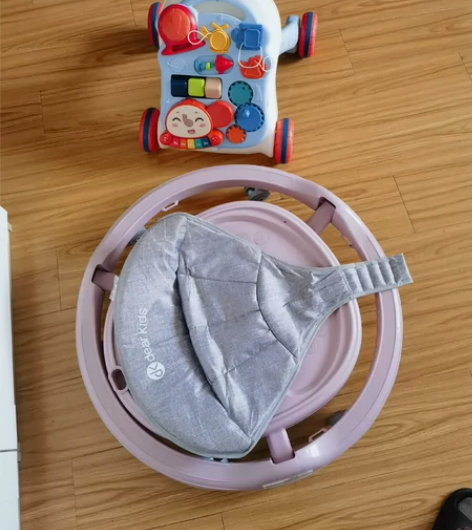 婴儿学步工具，两件，闲置，9成新，先到先得...