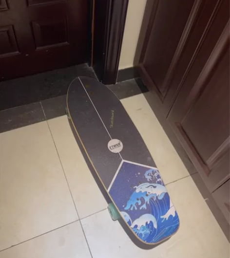 基本全新 放着落灰了 一次也没滑过 上面洗...